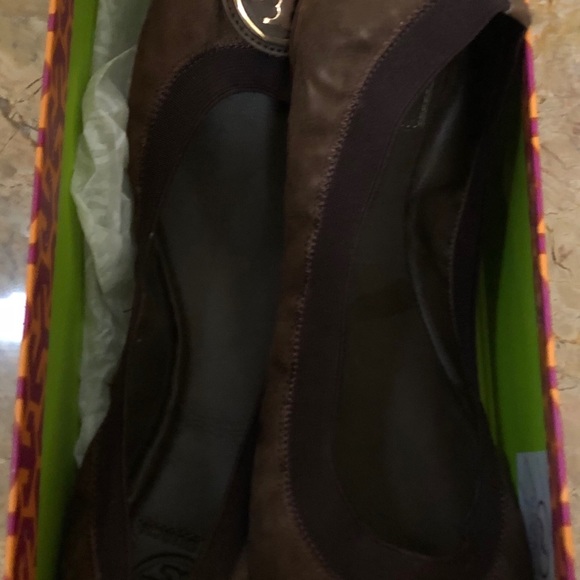 BNIB Tory Burch Caroline Suede Ballet Flats - Picture 2 of 8